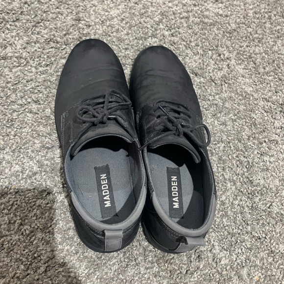 Steve Madden Black Causal Shoes - Picture 2 of 3